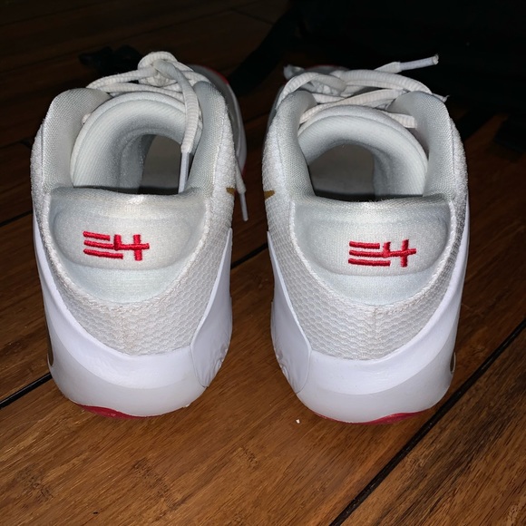 Nike Zoom Freak 1 Roses White Gold basketball - Picture 4 of 5